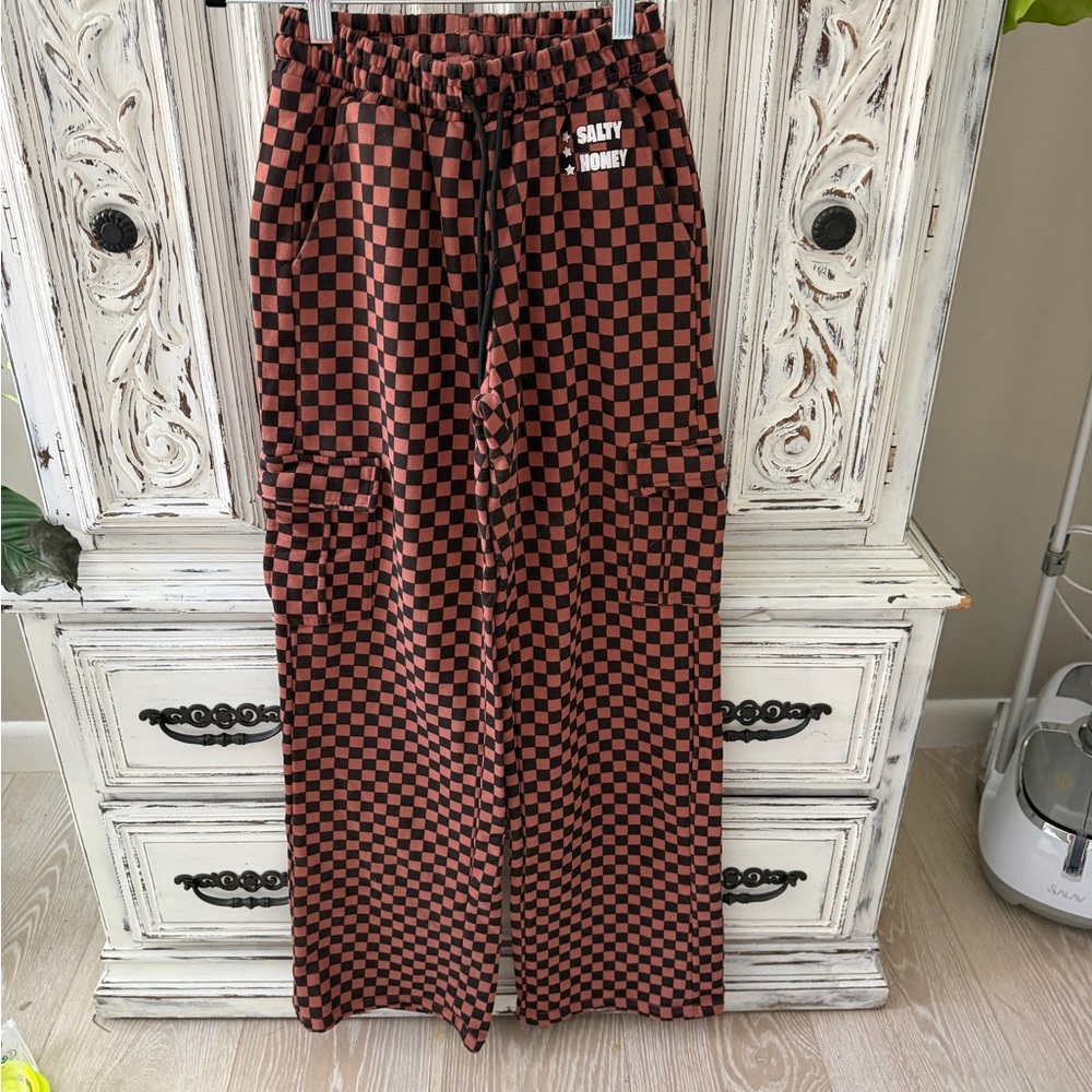 Salty Honey Wide Leg Stashed cargo sweatpants - Black & Brown checkered